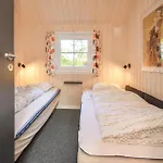 Six-bedroom In Dom wakacyjny