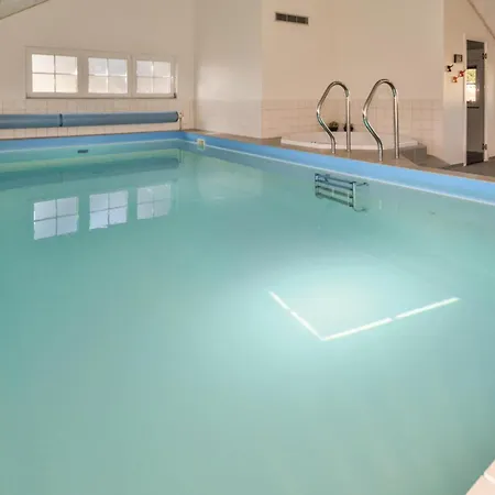 Holiday home Six-bedroom In *